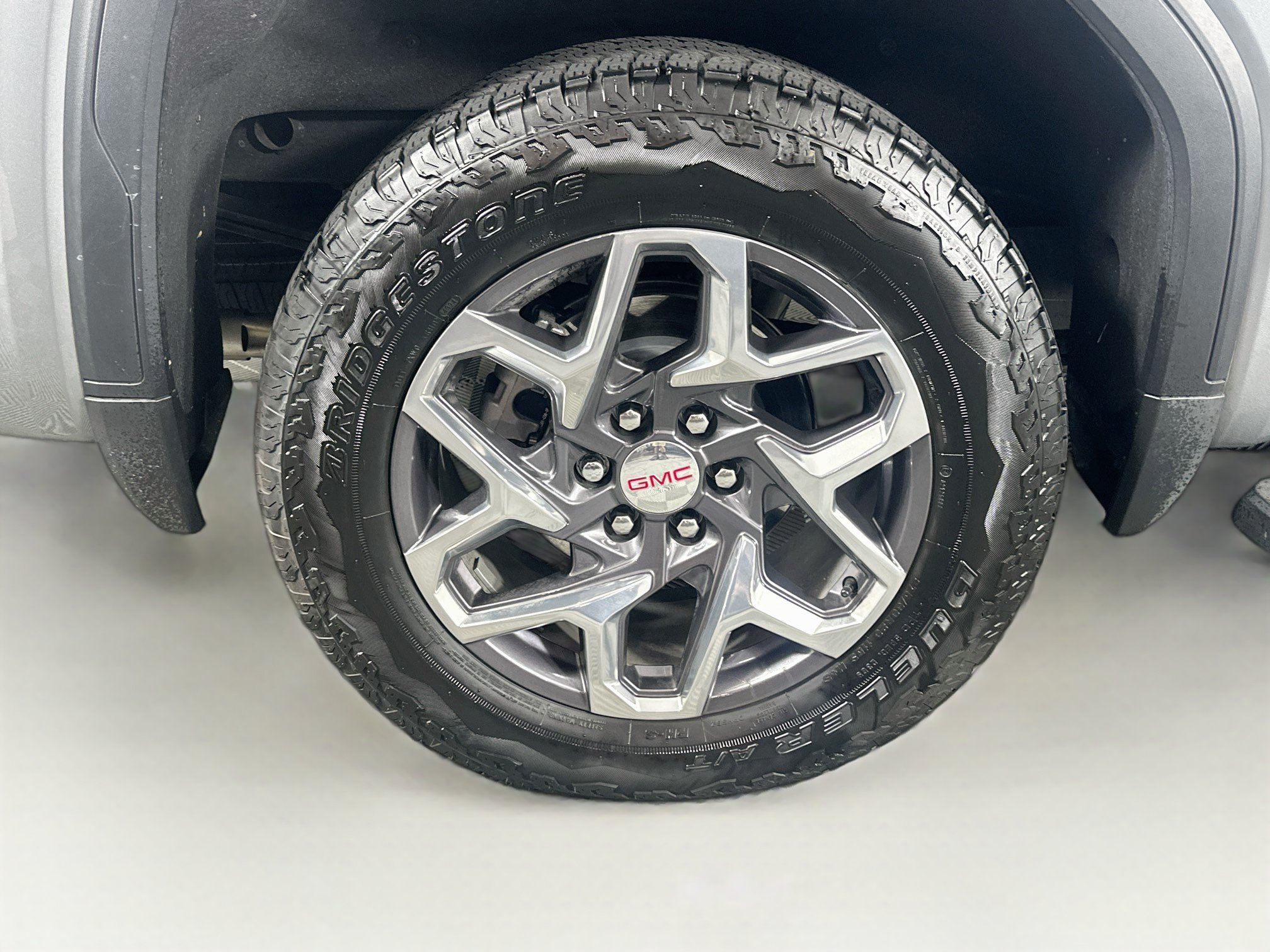 Used 2025 GMC Sierra 1500 SLT w/ SLT Premium Plus Package AWD/4WD image 11