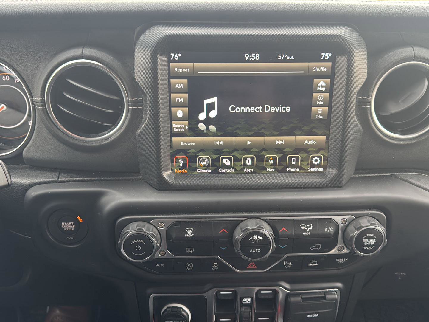 Used 2021 Jeep Gladiator Overland w/ Uconnect 4C Nav & Sound Group image 15