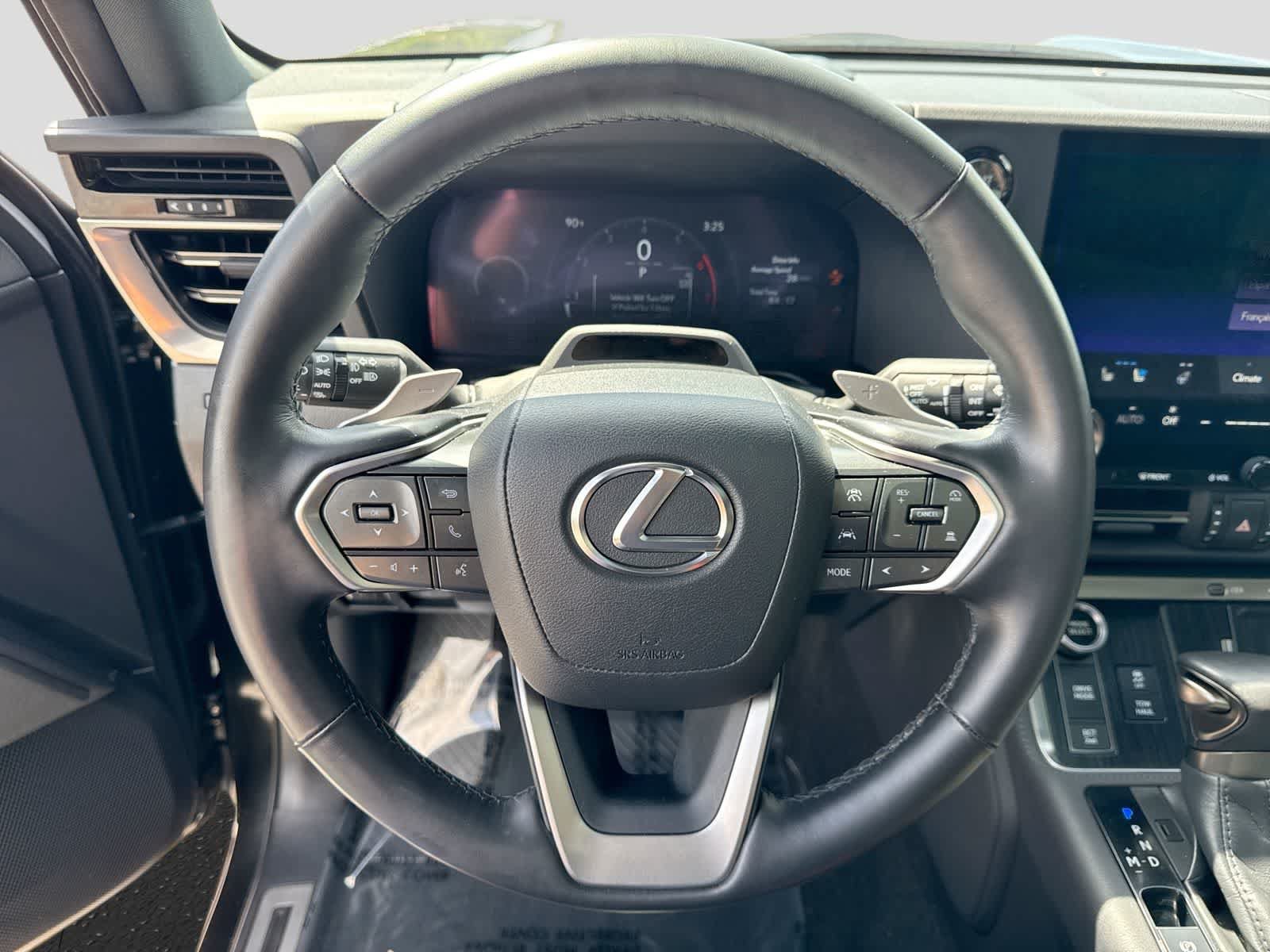 Used 2025 Lexus GX 550 w/ Accessory Package (2T) AWD/4WD image 29
