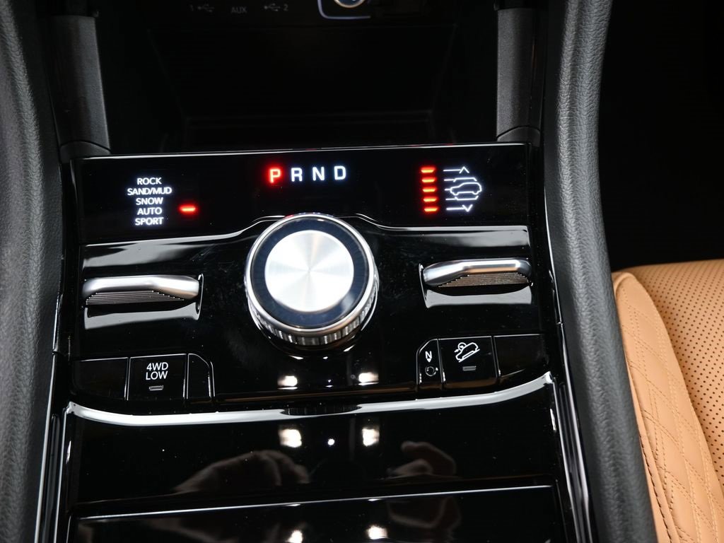 Used 2025 Jeep Grand Cherokee Summit w/ Obsidian Package image 4