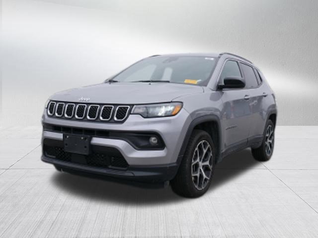 Used 2024 Jeep Compass Latitude image 7