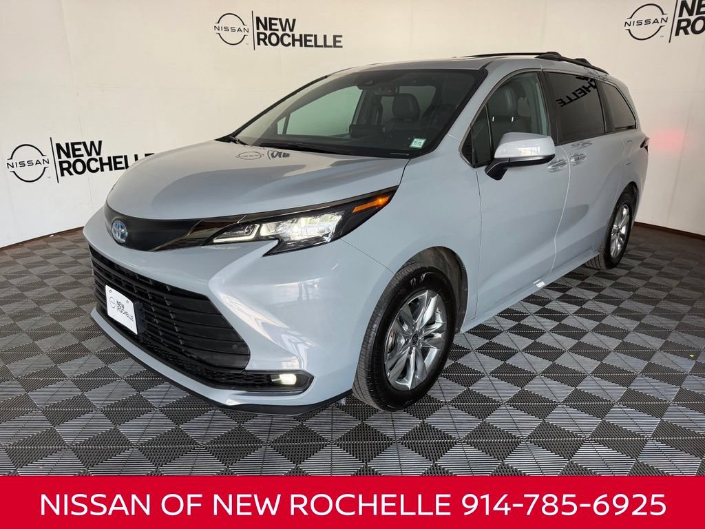 Used 2023 Toyota Sienna XLE Woodland Edition