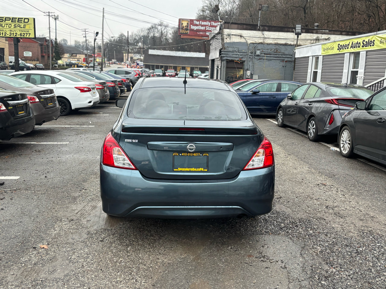 Used 2015 Nissan Versa SV image 4