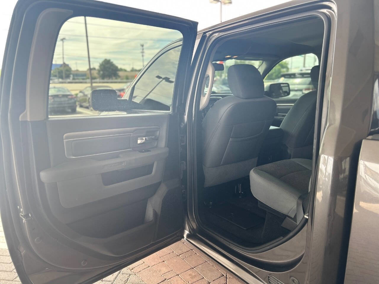 Used 2016 RAM 1500 Big Horn AWD/4WD image 40