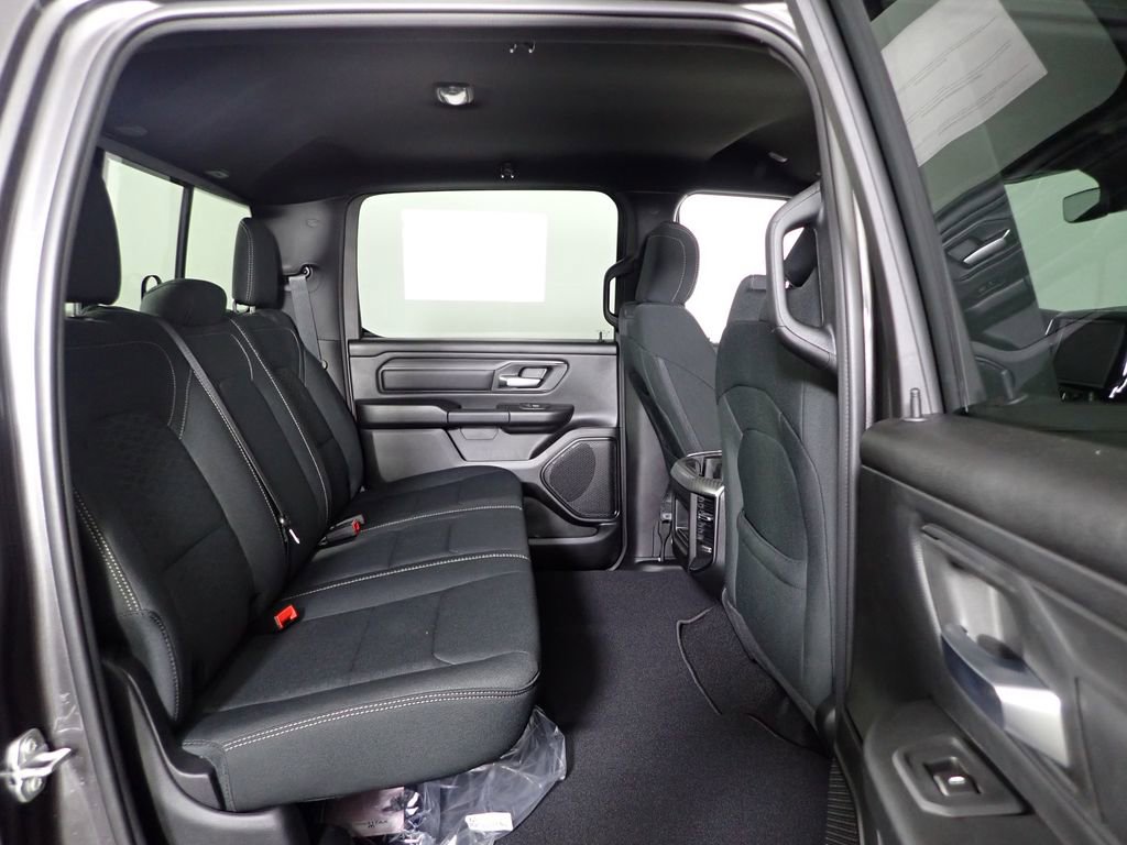 New 2026 RAM 1500 Express AWD/4WD image 36