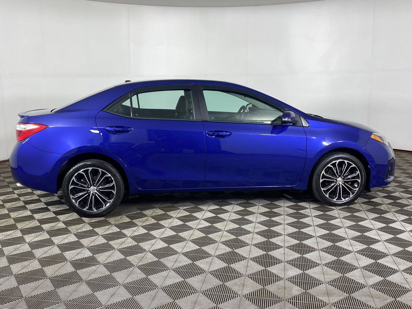 Used 2016 Toyota Corolla S Premium FWD image 7