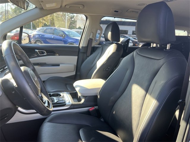 Certified 2023 Kia Carnival SX image 11