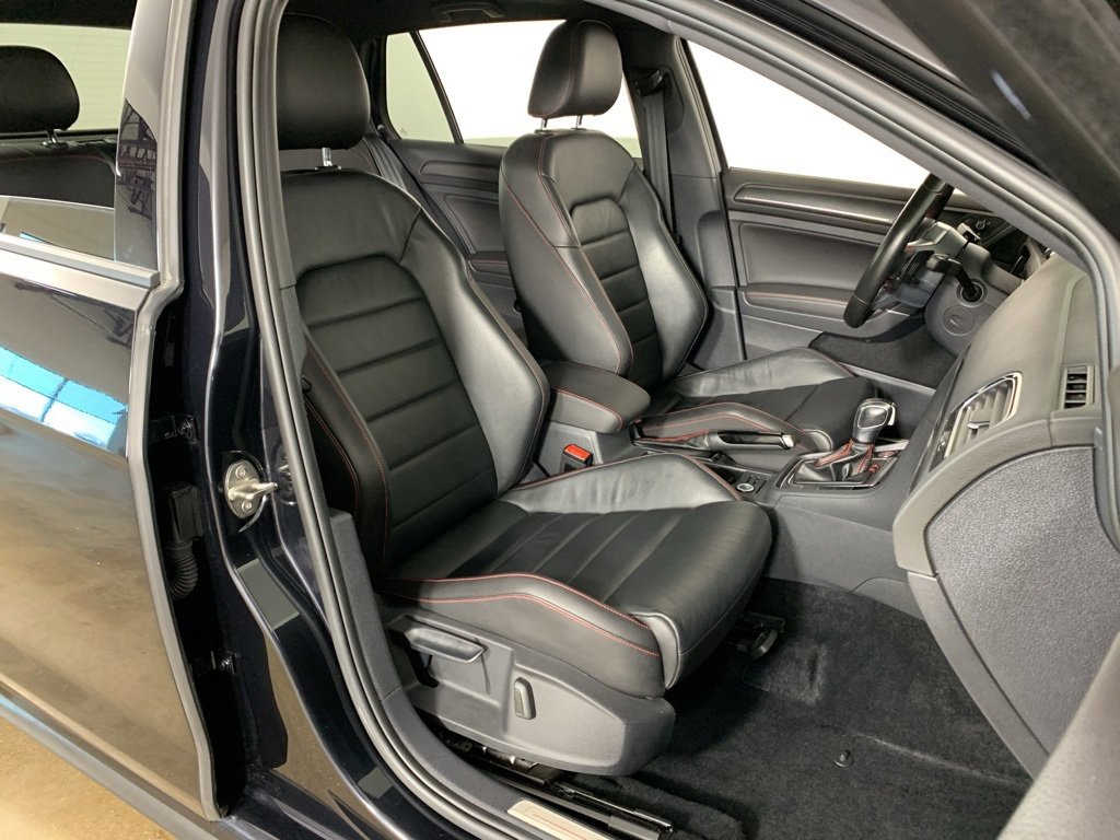Used 2020 Volkswagen GTI SE image 36