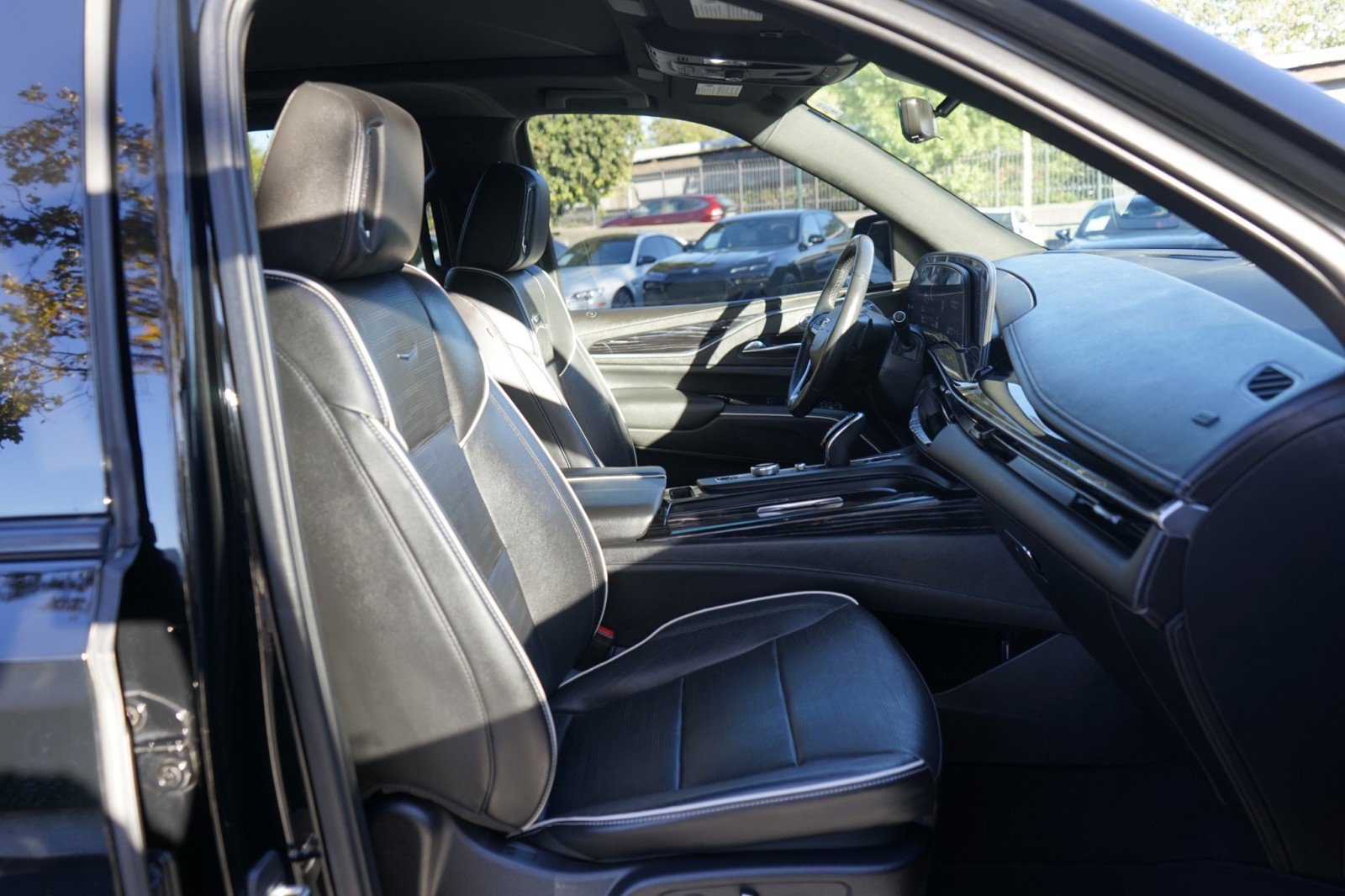 Used 2021 Cadillac Escalade Sport w/ Driver Assist Tech Package image 19