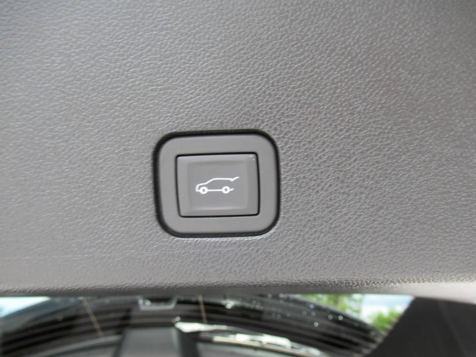 Certified 2025 Cadillac XT6 Premium Luxury w/ Platinum Package AWD/4WD image 38