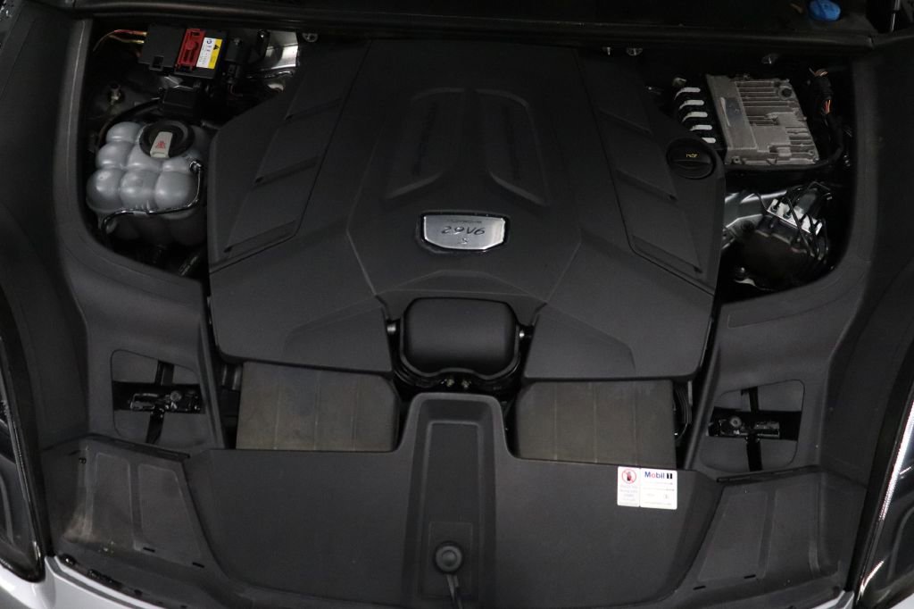 Used 2019 Porsche Cayenne S w/ Premium Plus Package image 25