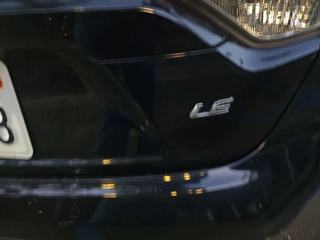 Used 2021 Toyota Corolla LE image 24