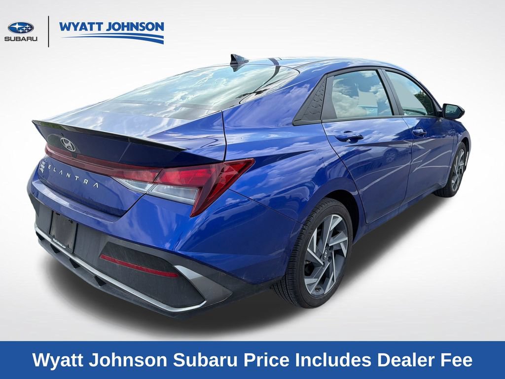 Used 2025 Hyundai Elantra Sport FWD image 6