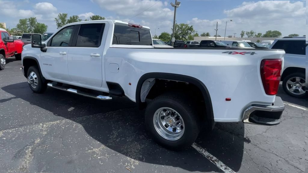 New 2026 Chevrolet Silverado 3500 LT w/ All Star Edition AWD/4WD image 8