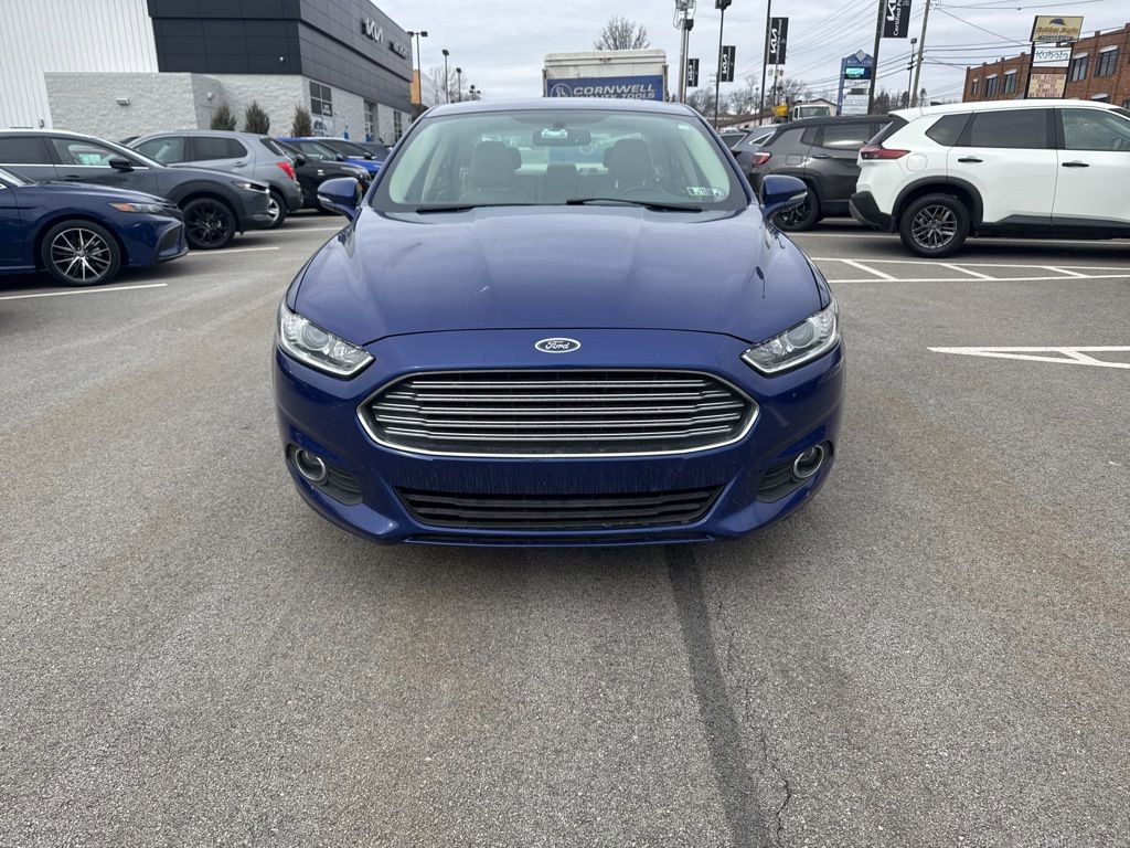 Used 2015 Ford Fusion SE w/ Equipment Group 202A FWD image 2