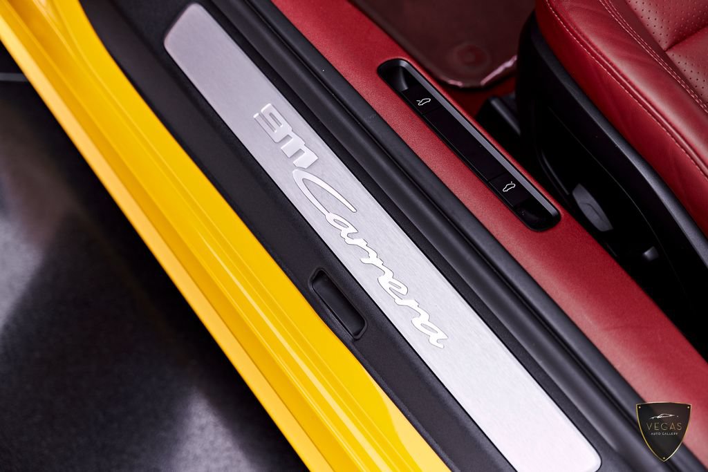 Used 2025 Porsche 911 Carrera RWD image 46