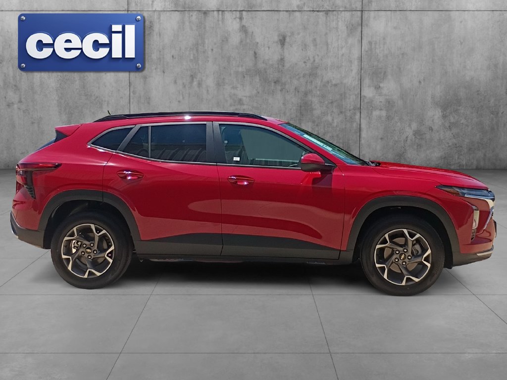 New 2026 Chevrolet Trax LT w/ Sunroof Package FWD image 6