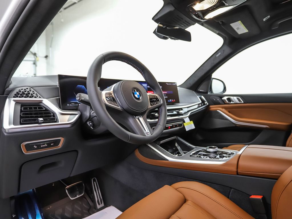 Used 2025 BMW X7 M60i image 10