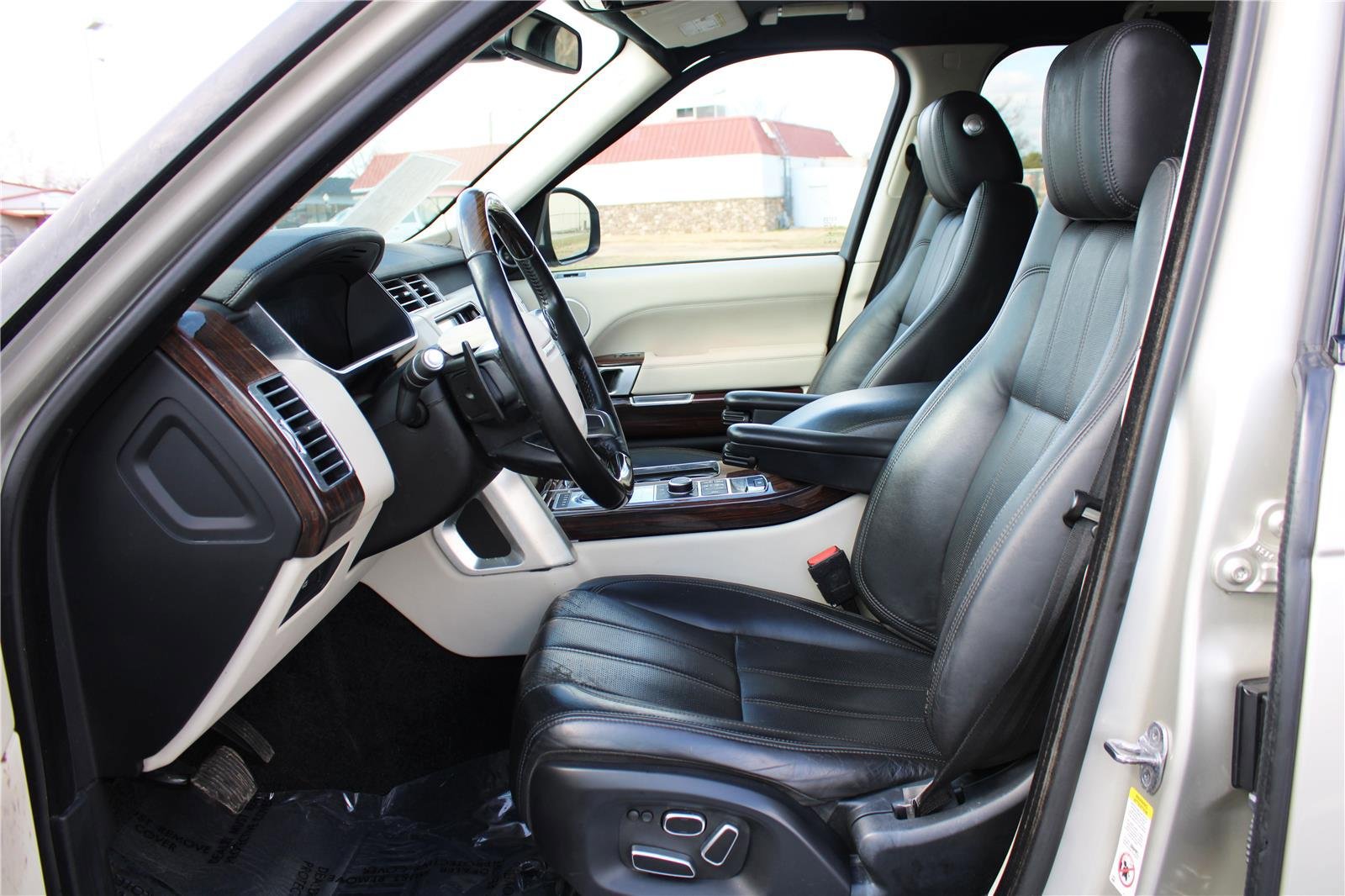 Used 2014 Land Rover Range Rover HSE AWD/4WD image 26