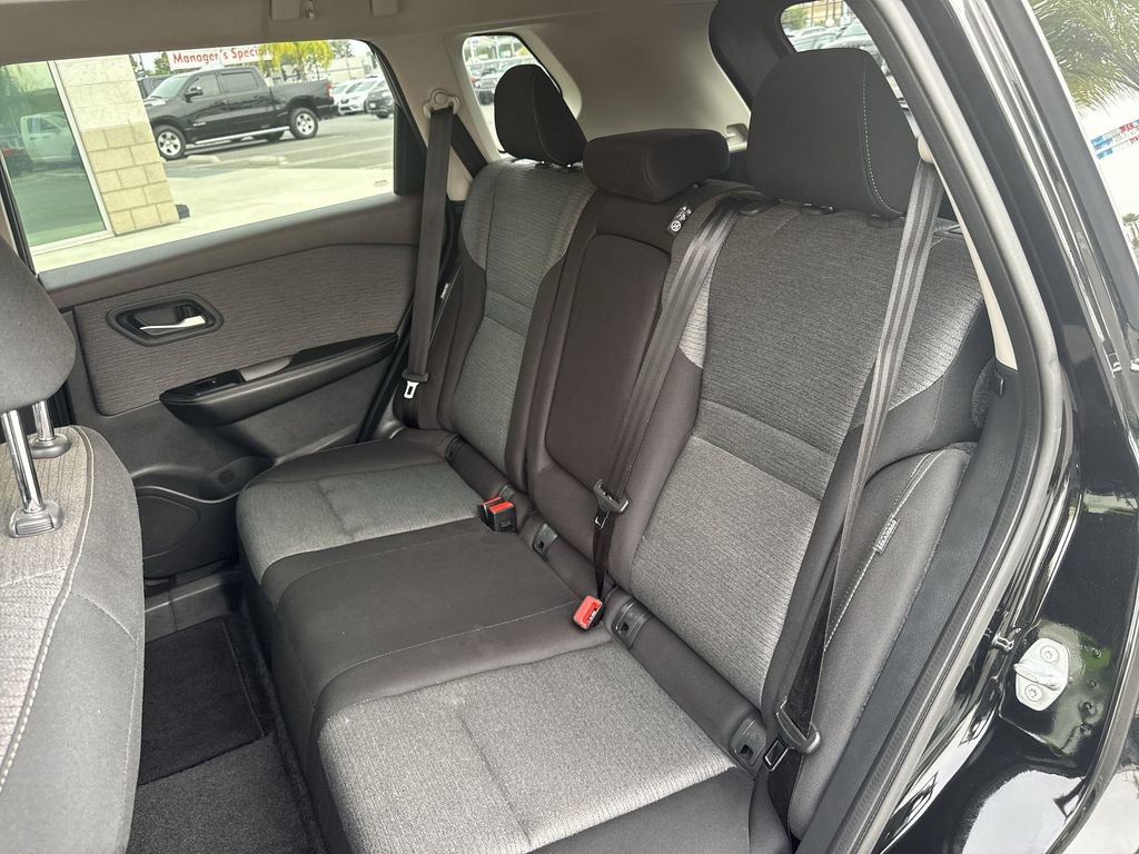 Used 2022 Nissan Rogue SV image 24