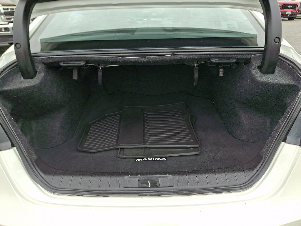 Used 2022 Nissan Maxima SR w/ Sport Mat Group FWD image 31