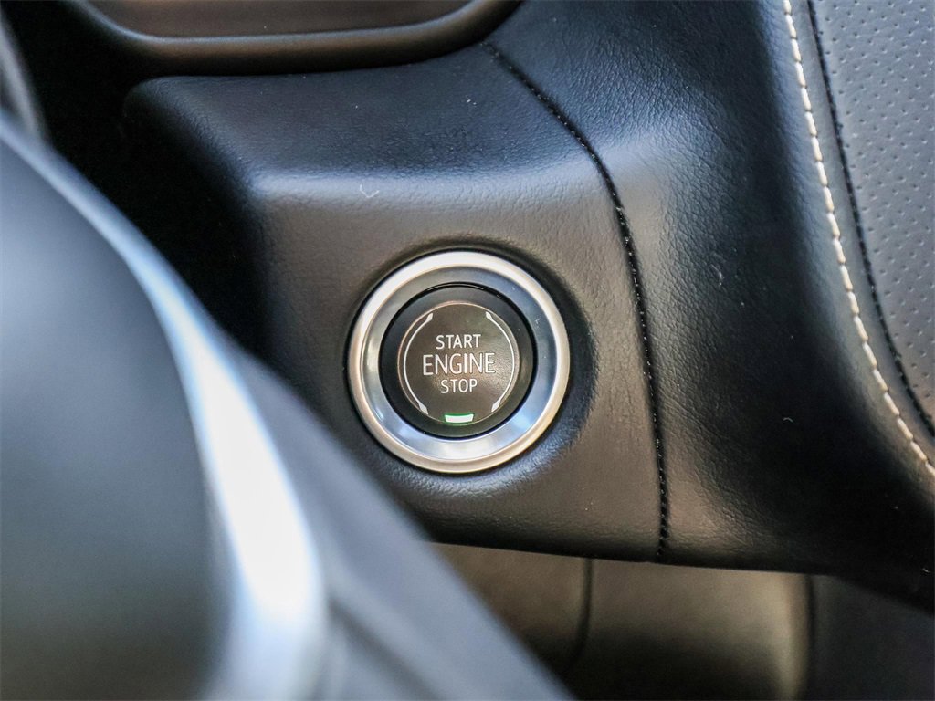 Used 2021 GMC Yukon XL SLT w/ SLT Premium Package image 35