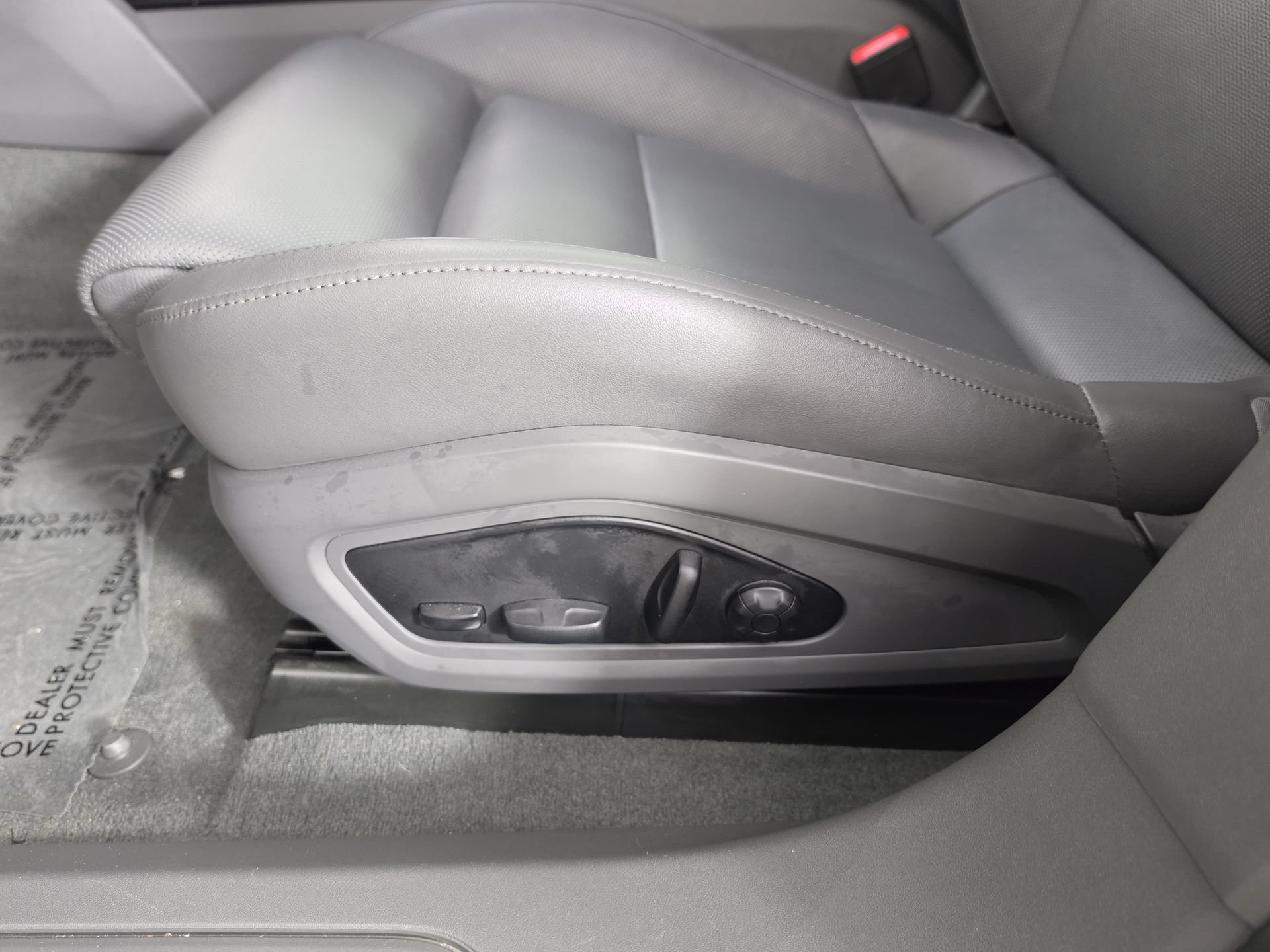 Used 2022 Porsche Taycan RWD image 16
