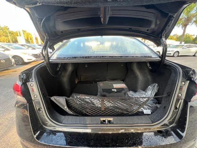 New 2025 Nissan Versa SR w/ Trunk Package image 38