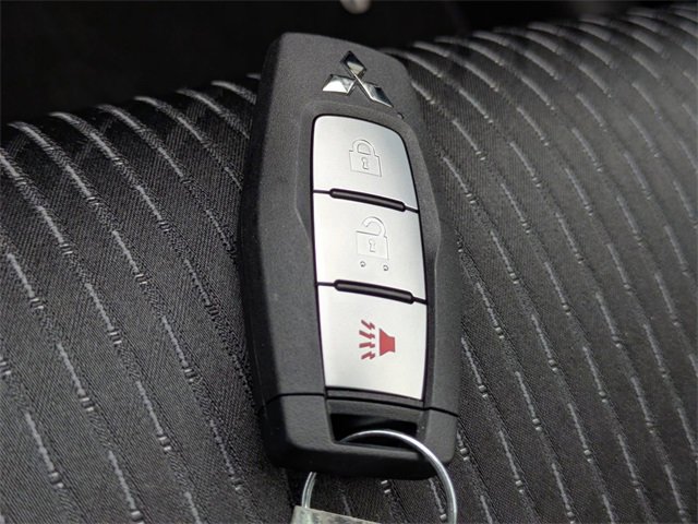 New 2025 Mitsubishi Outlander ES image 33