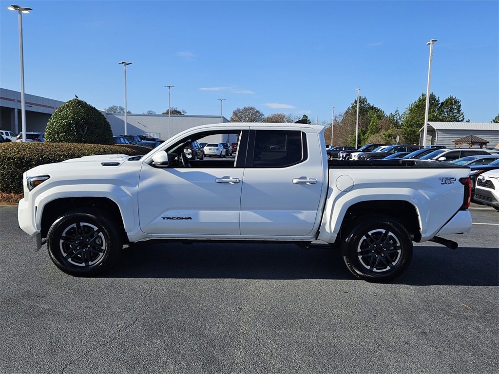 Used 2024 Toyota Tacoma TRD Sport image 4