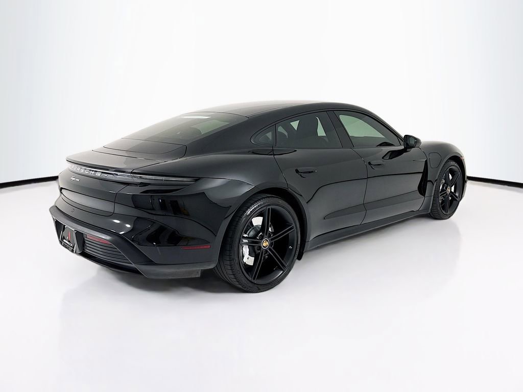 Certified 2022 Porsche Taycan image 9