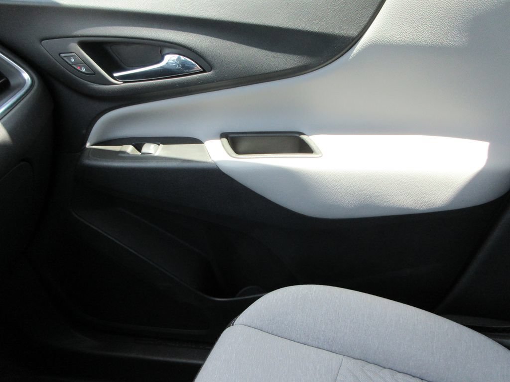 Used 2024 Chevrolet Equinox LS w/ LS Convenience Package FWD image 29