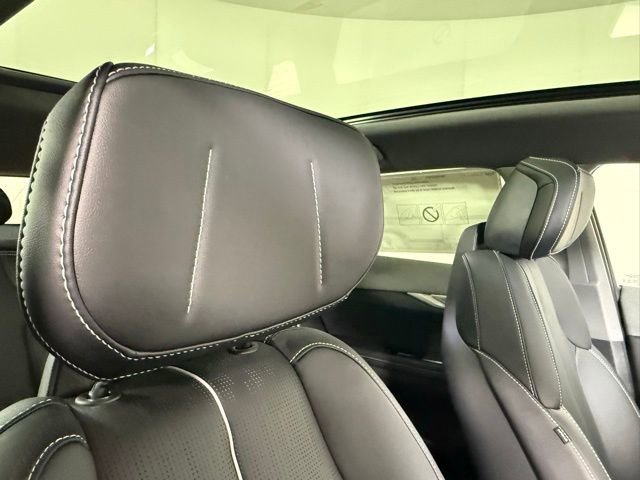 New 2025 Cadillac Optiq Sport 2 w/ LPO, ONYX Package AWD/4WD image 34