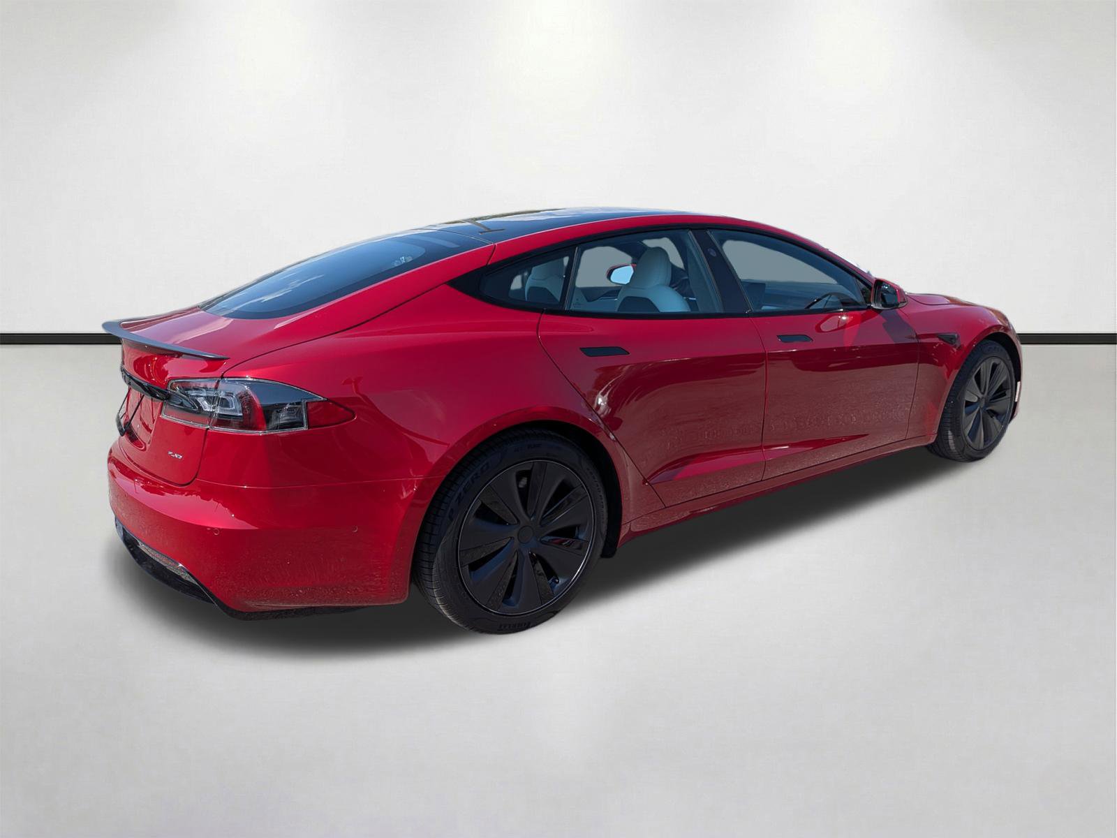 Used 2022 Tesla Model S Plaid image 4