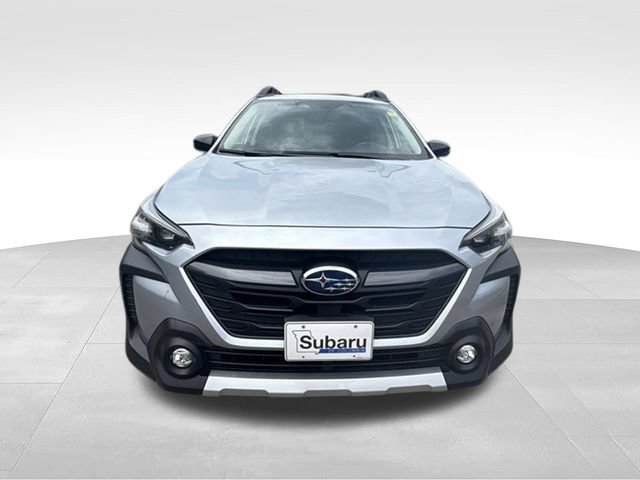 Used 2025 Subaru Outback Limited AWD/4WD image 2