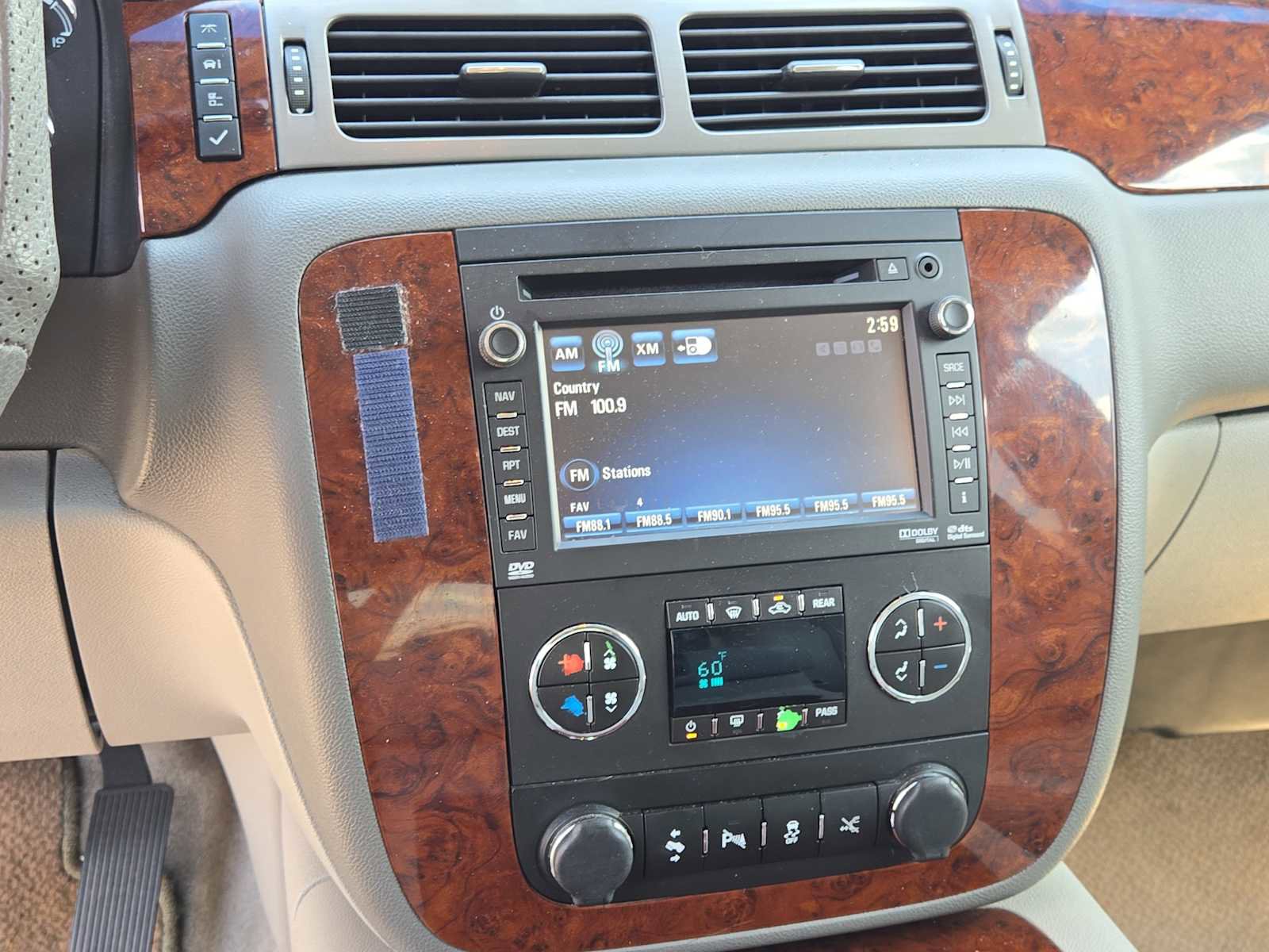 Used 2014 Chevrolet Tahoe LTZ RWD image 26