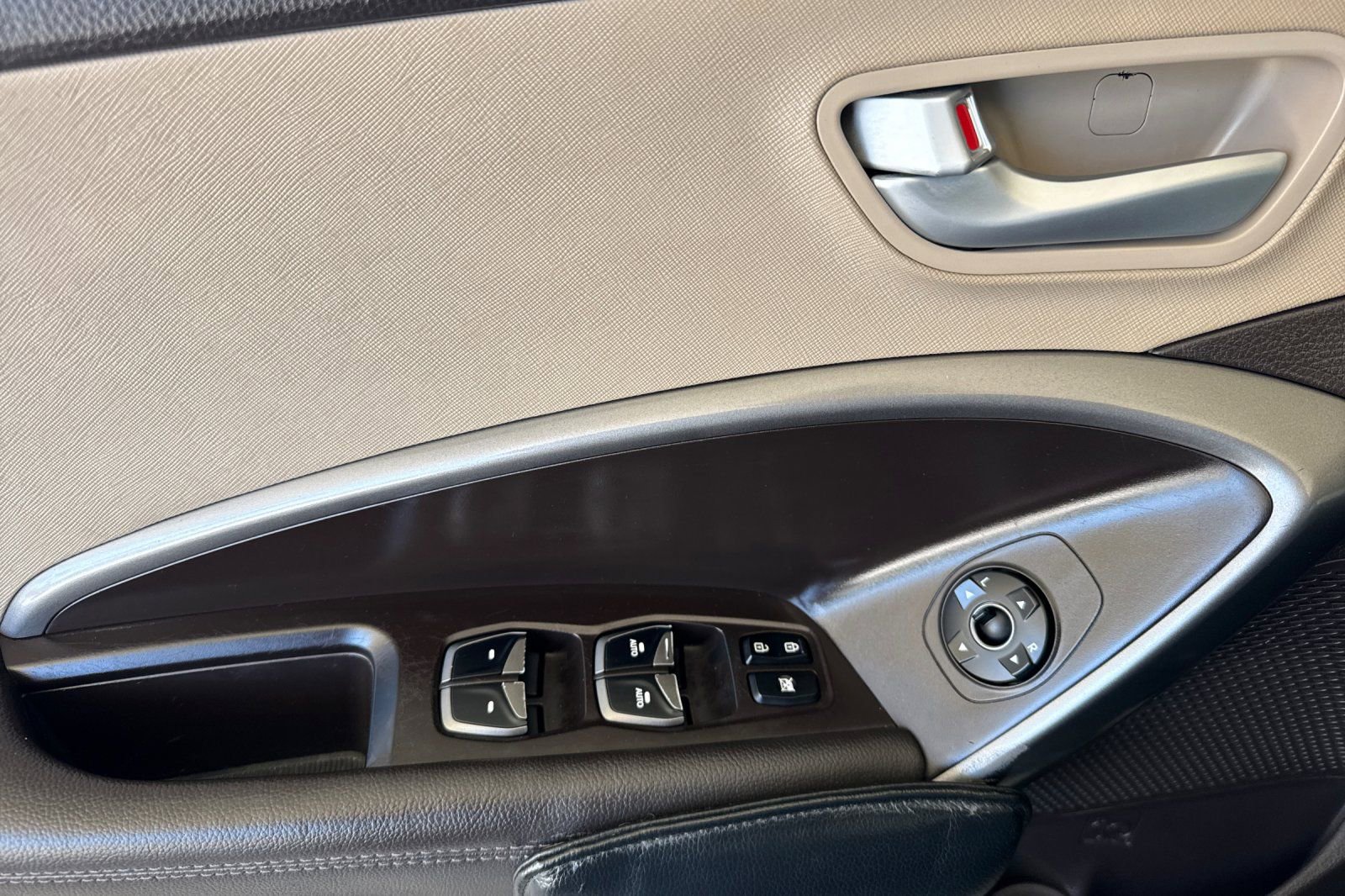 Used 2017 Hyundai Santa Fe Sport FWD image 12