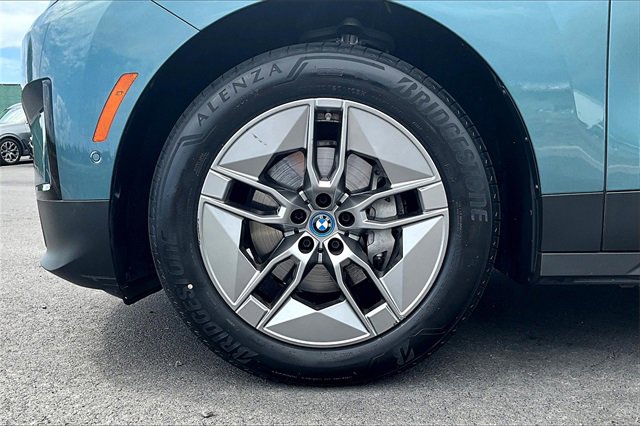 Used 2023 BMW iX xDrive50 image 8