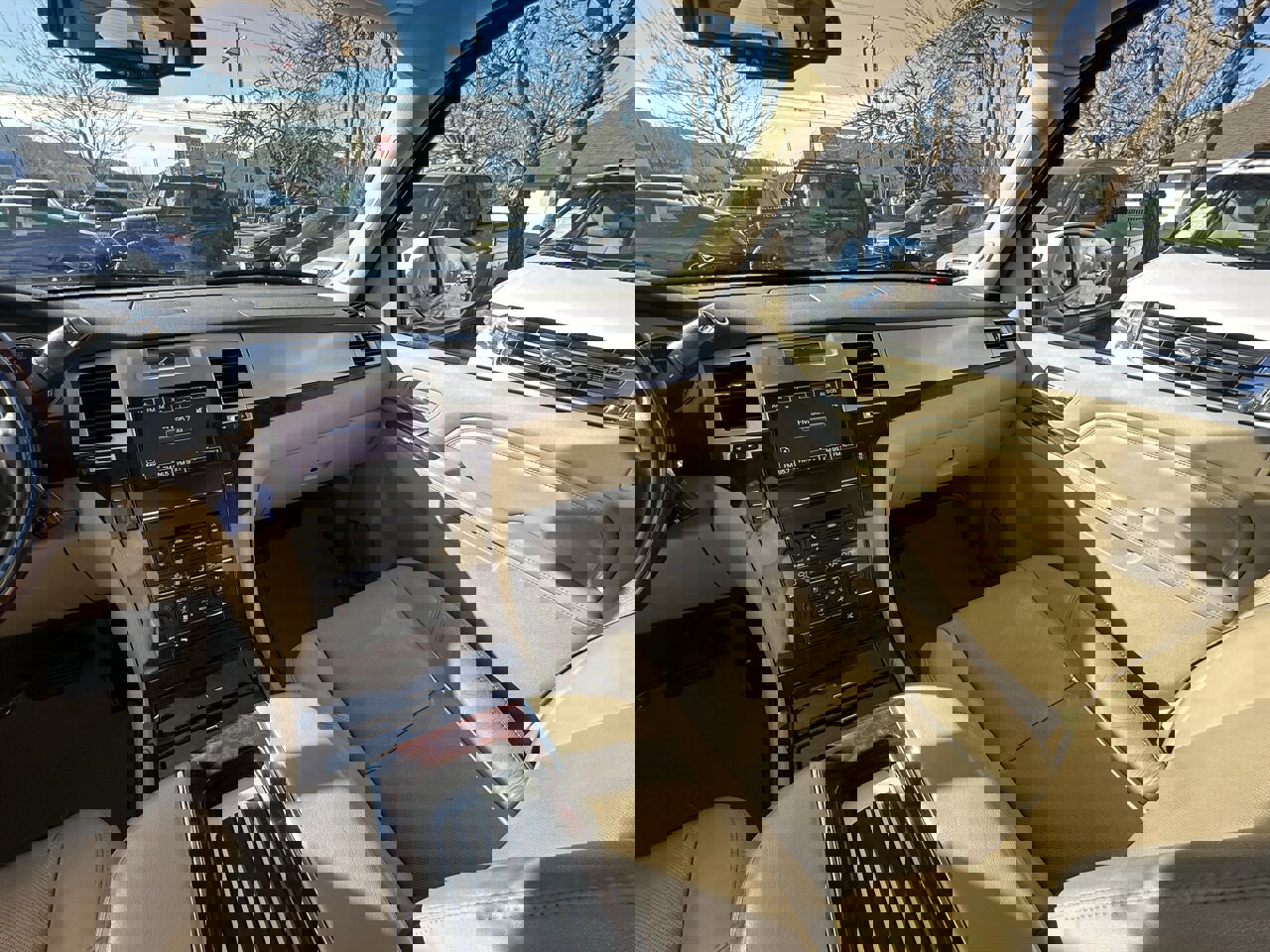 Used 2014 Cadillac Escalade ESV Premium image 11