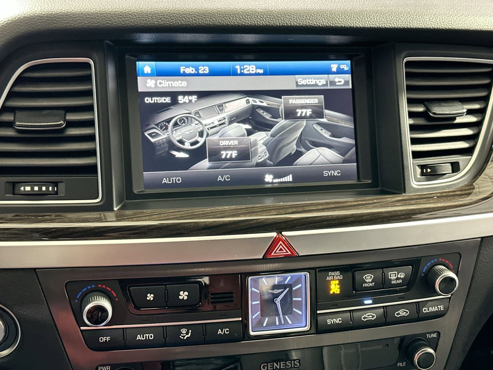 Used 2020 Genesis G80 3.8 image 24