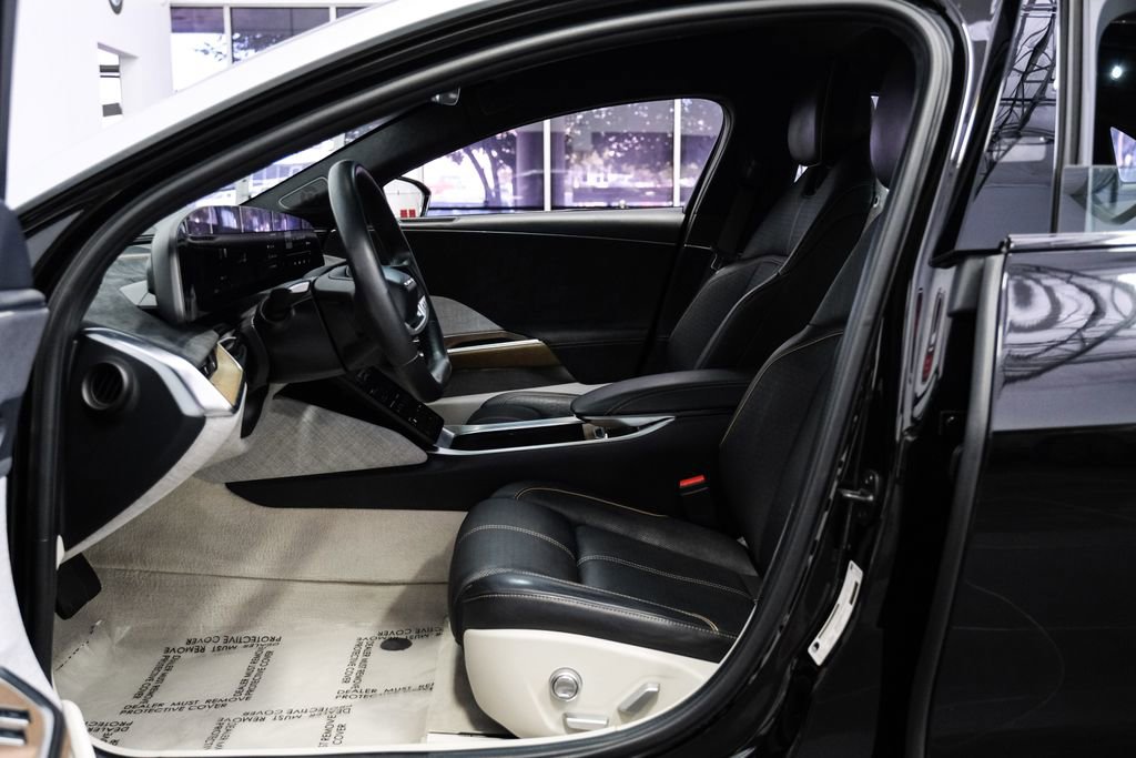 Used 2022 Lucid Air Grand Touring image 4