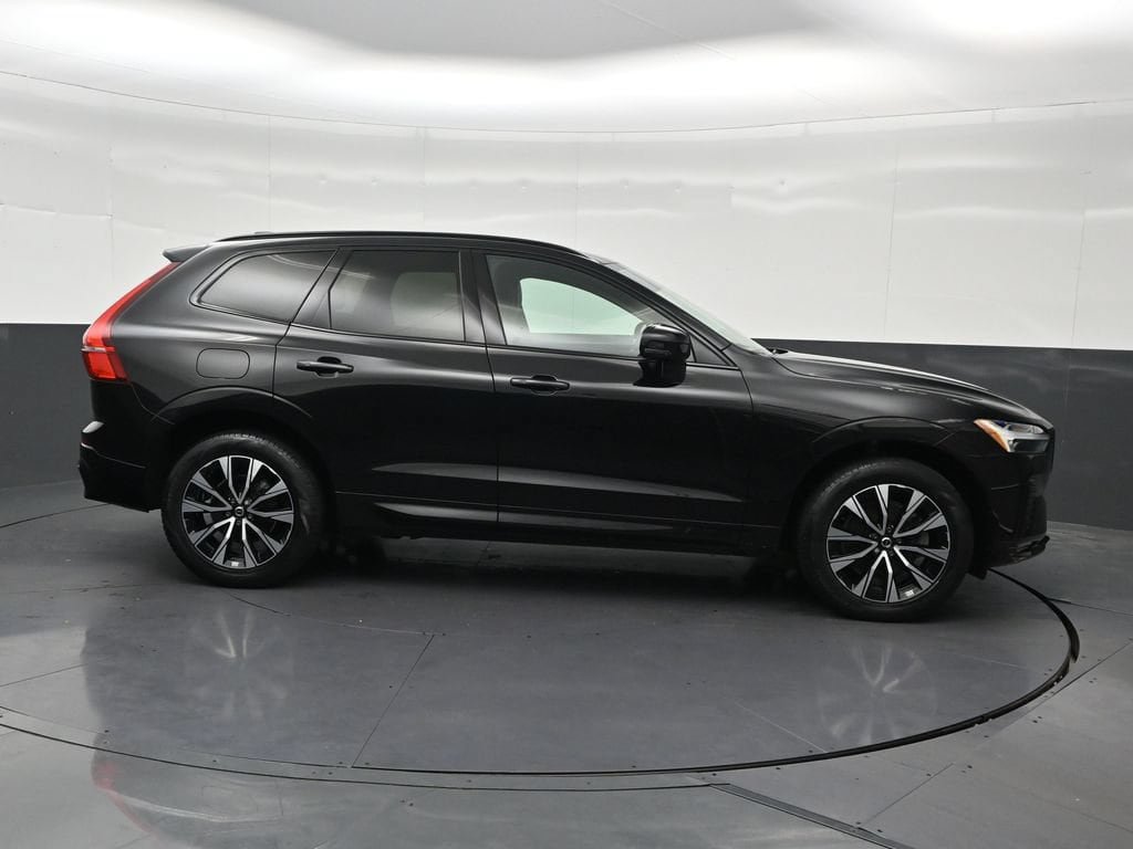Used 2024 Volvo XC60 B5 Core w/ Protection Package Premier AWD/4WD image 7