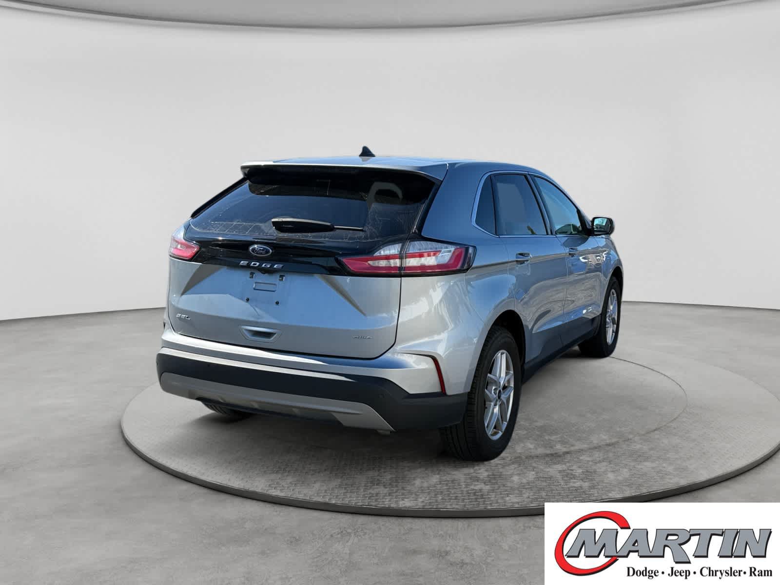 Used 2024 Ford Edge SEL AWD/4WD image 5