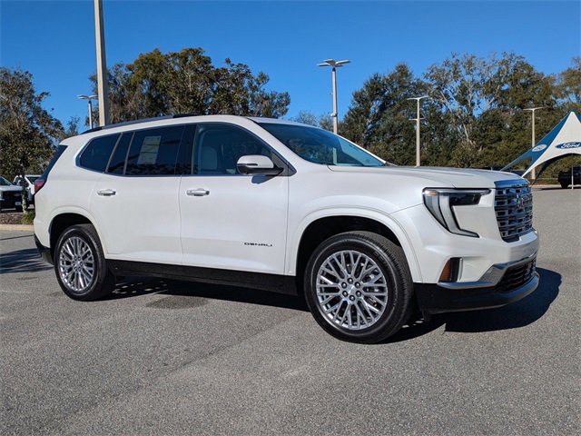 Used 2024 GMC Acadia Denali image 2