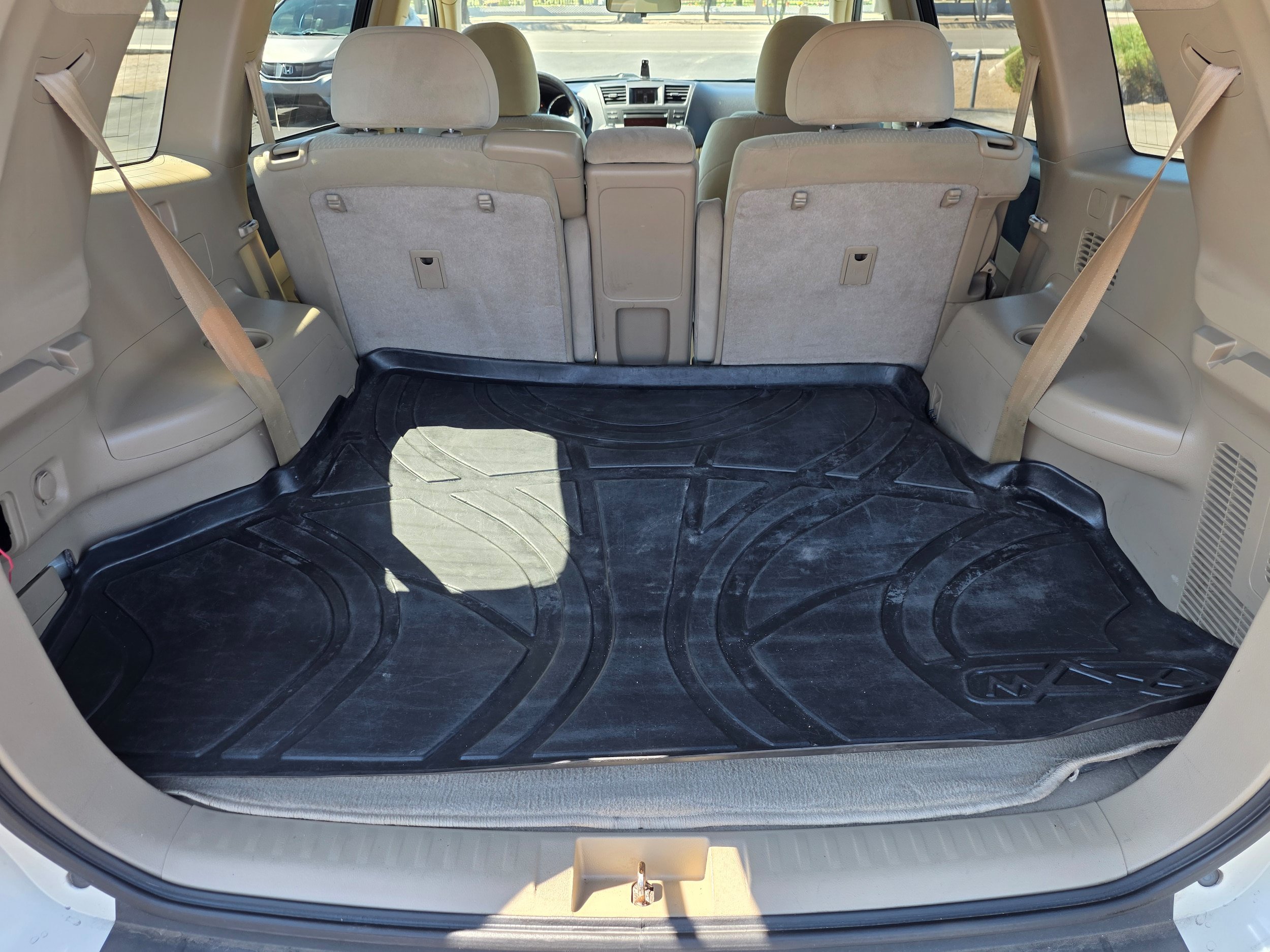 Used 2012 Toyota Highlander FWD w/ Tech Pkg image 23