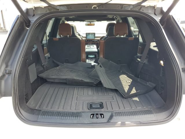 Used 2021 Lincoln Aviator Reserve AWD/4WD image 7
