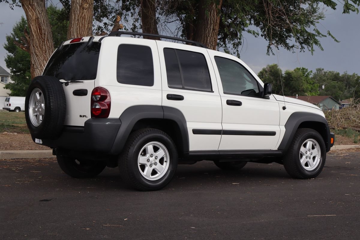 Used 2006 Jeep Liberty Sport AWD/4WD image 5