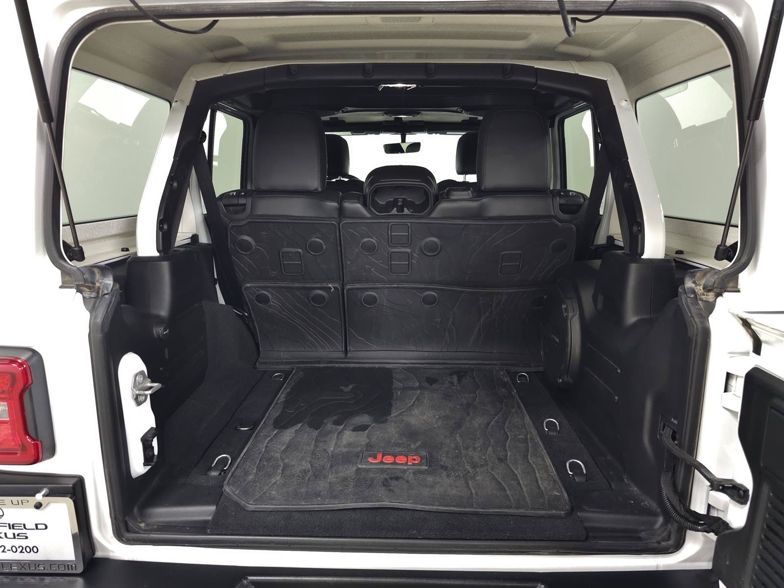 Used 2018 Jeep Wrangler Unlimited Rubicon AWD/4WD image 8