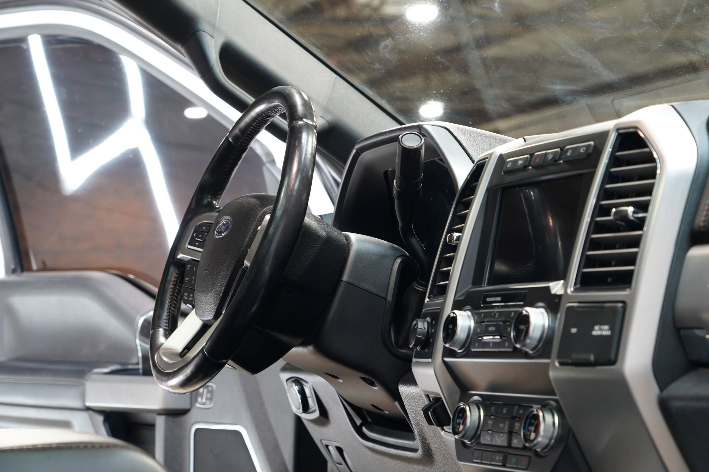 Used 2019 Ford F350 Platinum w/ Platinum Ultimate Package image 50