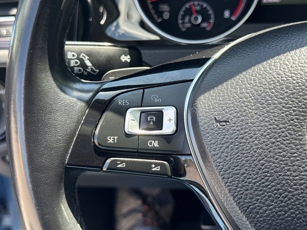 Used 2017 Volkswagen Golf SEL FWD image 18